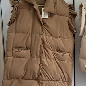 Tan Puffer Vest NEW WITH TAGS Large